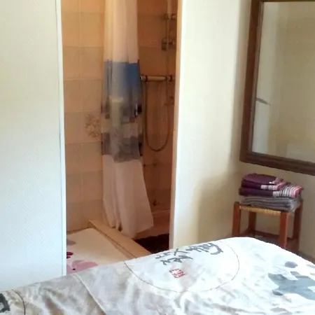 Villa En Pleine Nature à Avec Piscine Privée *