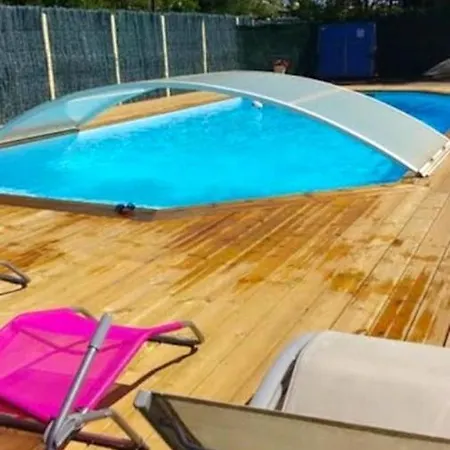 En Pleine Nature A Avec Piscine Privee Escource