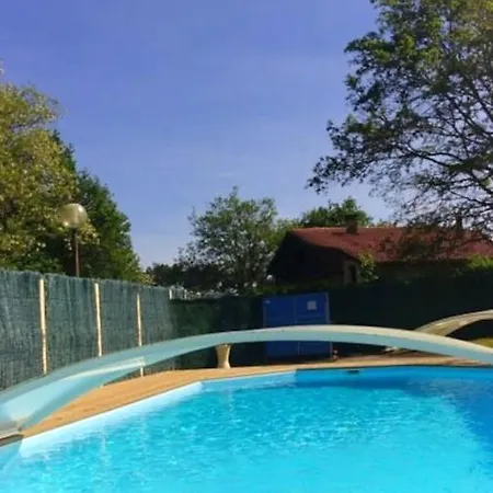 En Pleine Nature A Avec Piscine Privee