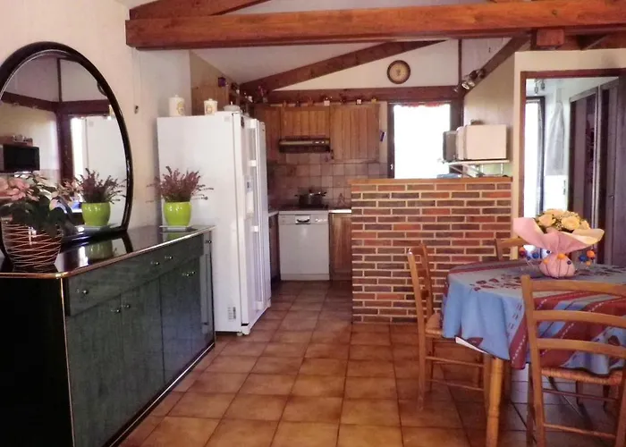 En Pleine Nature A Avec Piscine Privee